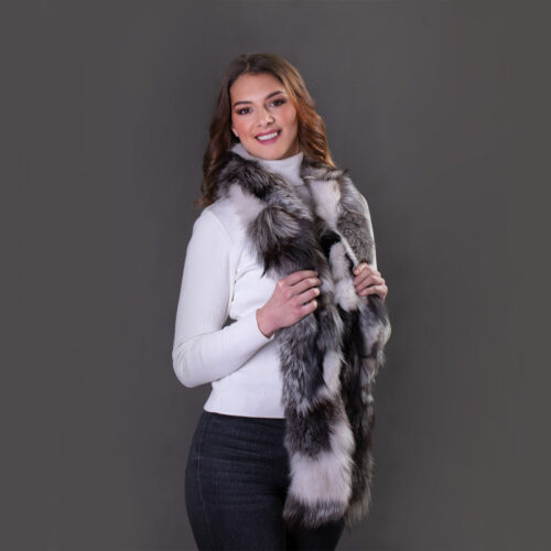 stola-kombinacia-striebornej-a-polarnej-lisky-dlzka-cca-170-cm-1-1.jpg Štóla – strieborno-polárna líška
